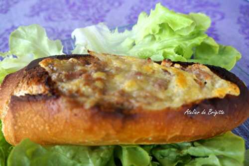 Petits Pains farcis à l'Andouillette