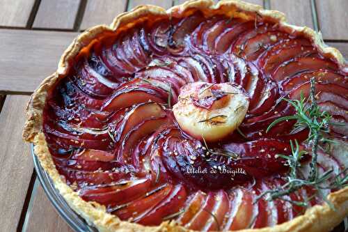 Tarte aux Nectarines, romarin, miel et sésame