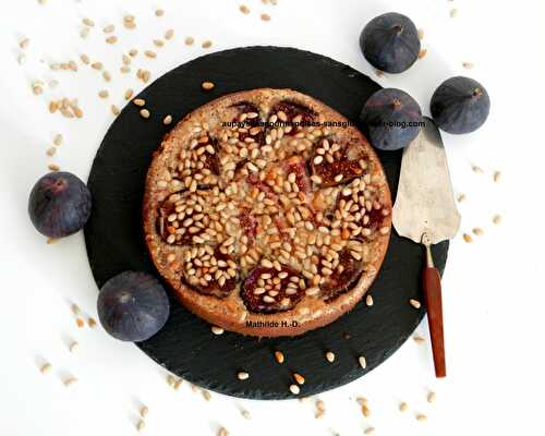 La tarte aux figues de Mathilde : pâte sablée châtaigne, flan aux amandes brutes et au cognac, figues fraiches noires et pignons grillés