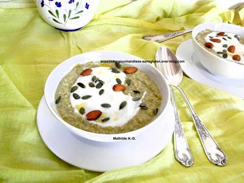 Soupe de brocolis aux amandes et yaourt d'après Edda Onorato