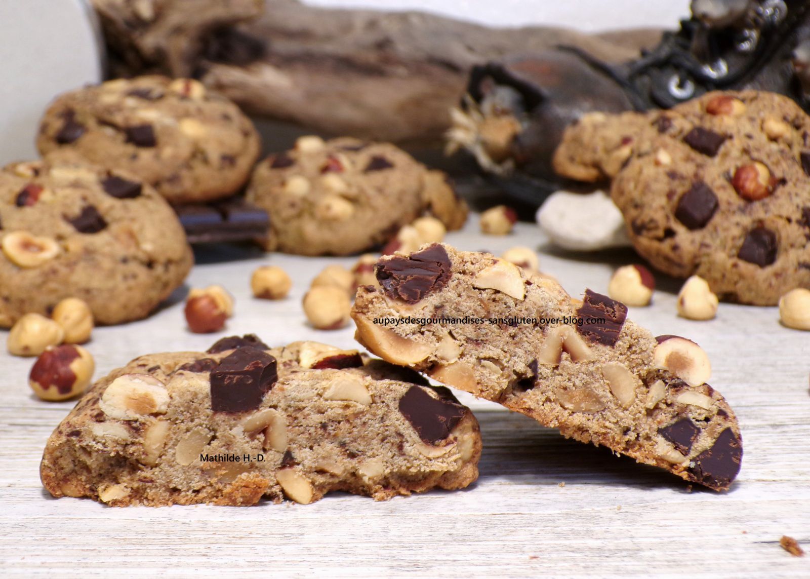 Cookies farine de sarrasin torréfiée, chocolat noir, noisettes sur une base de La Fabrique Cookies