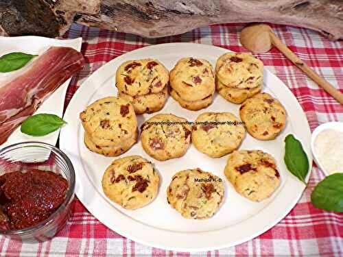Cookies salés au jambon cru, tomates séchées et basilic sur une base de Christophe Felder