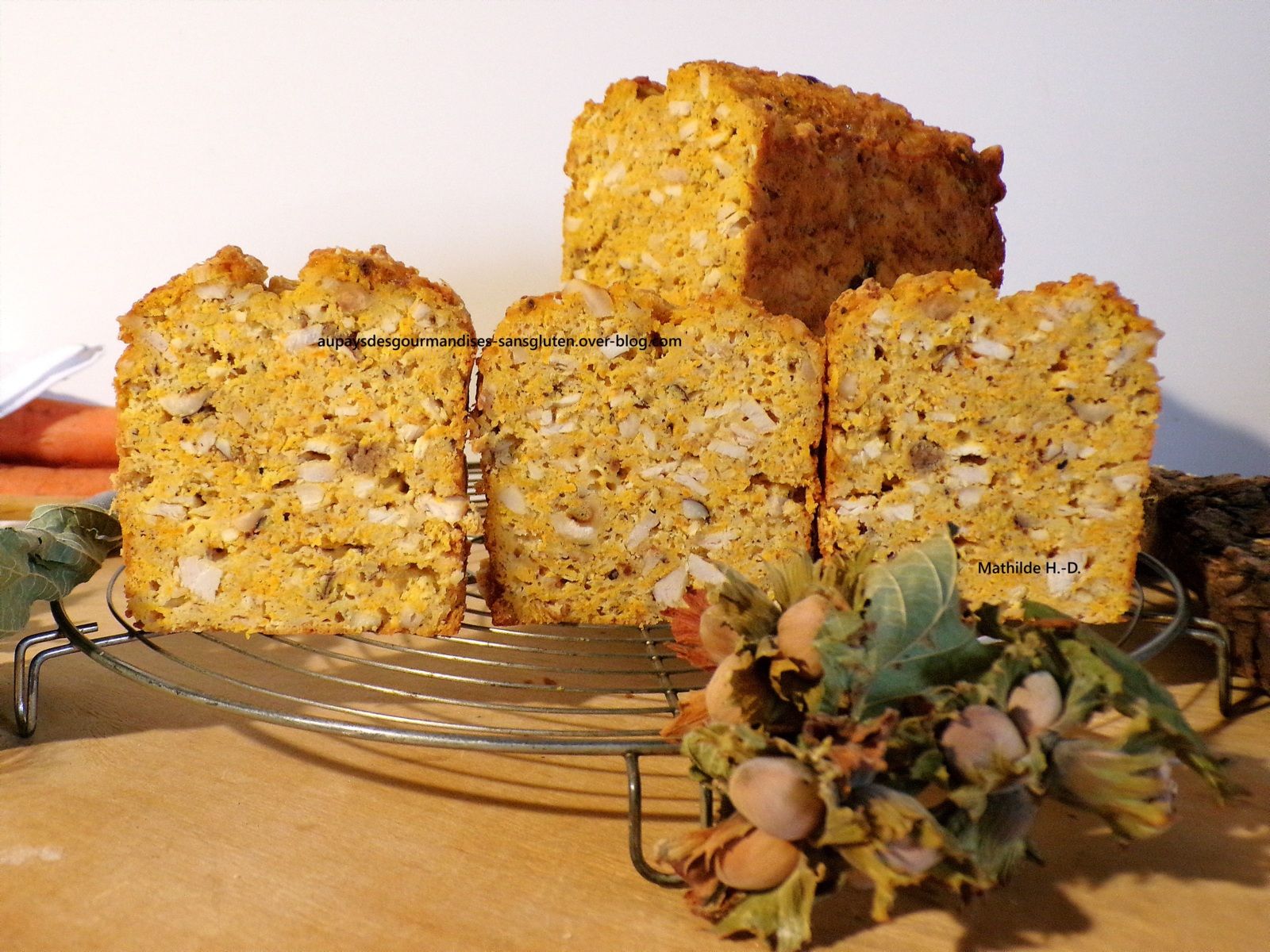 Cake au poulet, carottes et noisettes sur une base d'Ôdélices