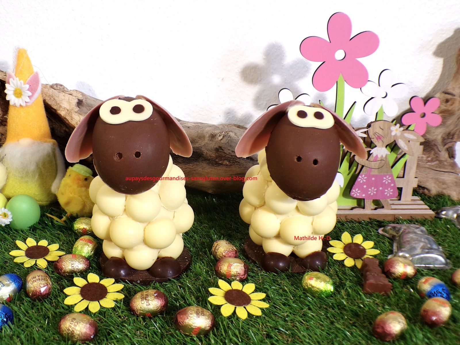 Les moutons de Pâques Anatole et Barnabé sur une base d'Oriol Balaguer