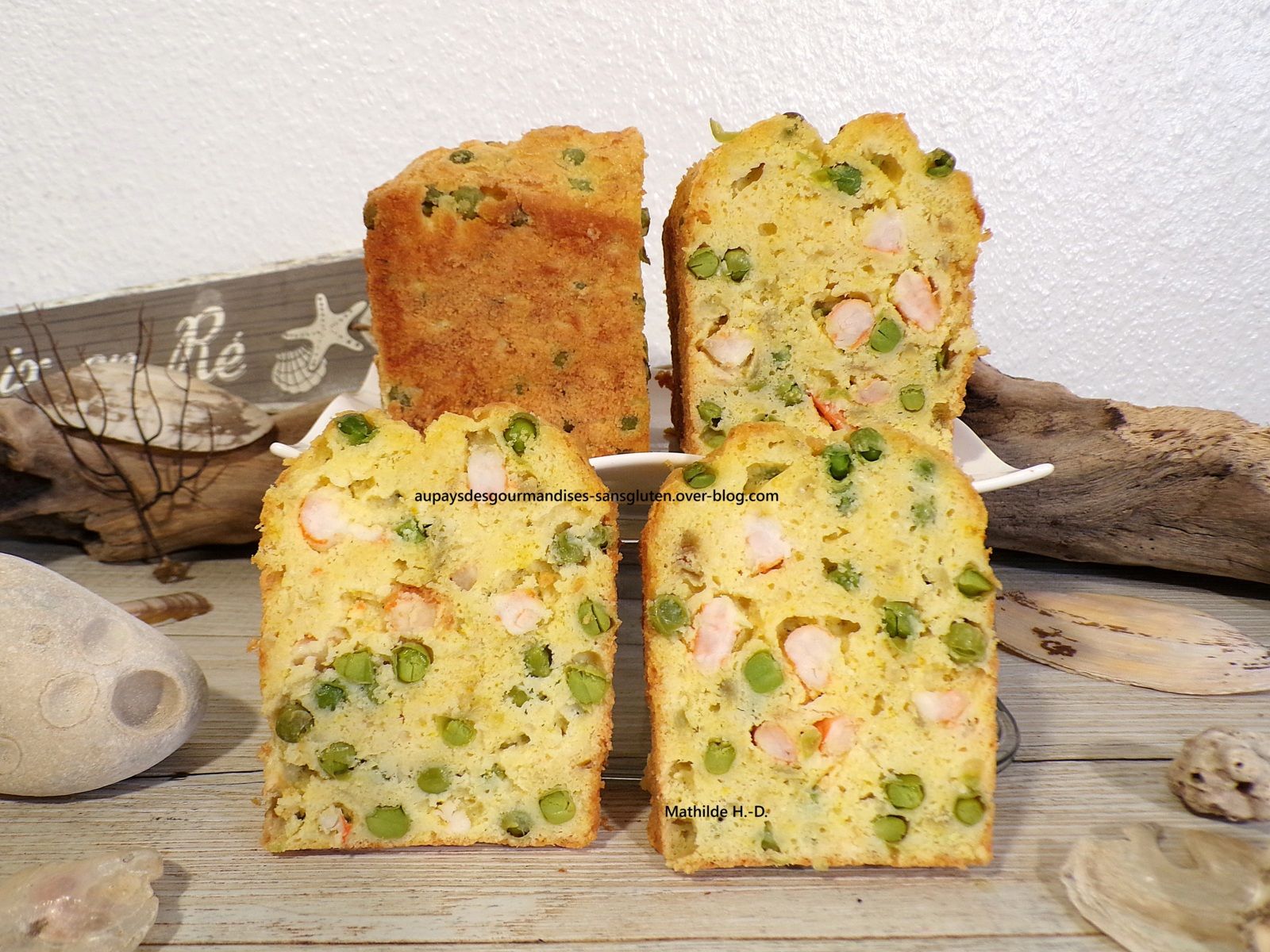 Cake aux crevettes, petits pois et curry