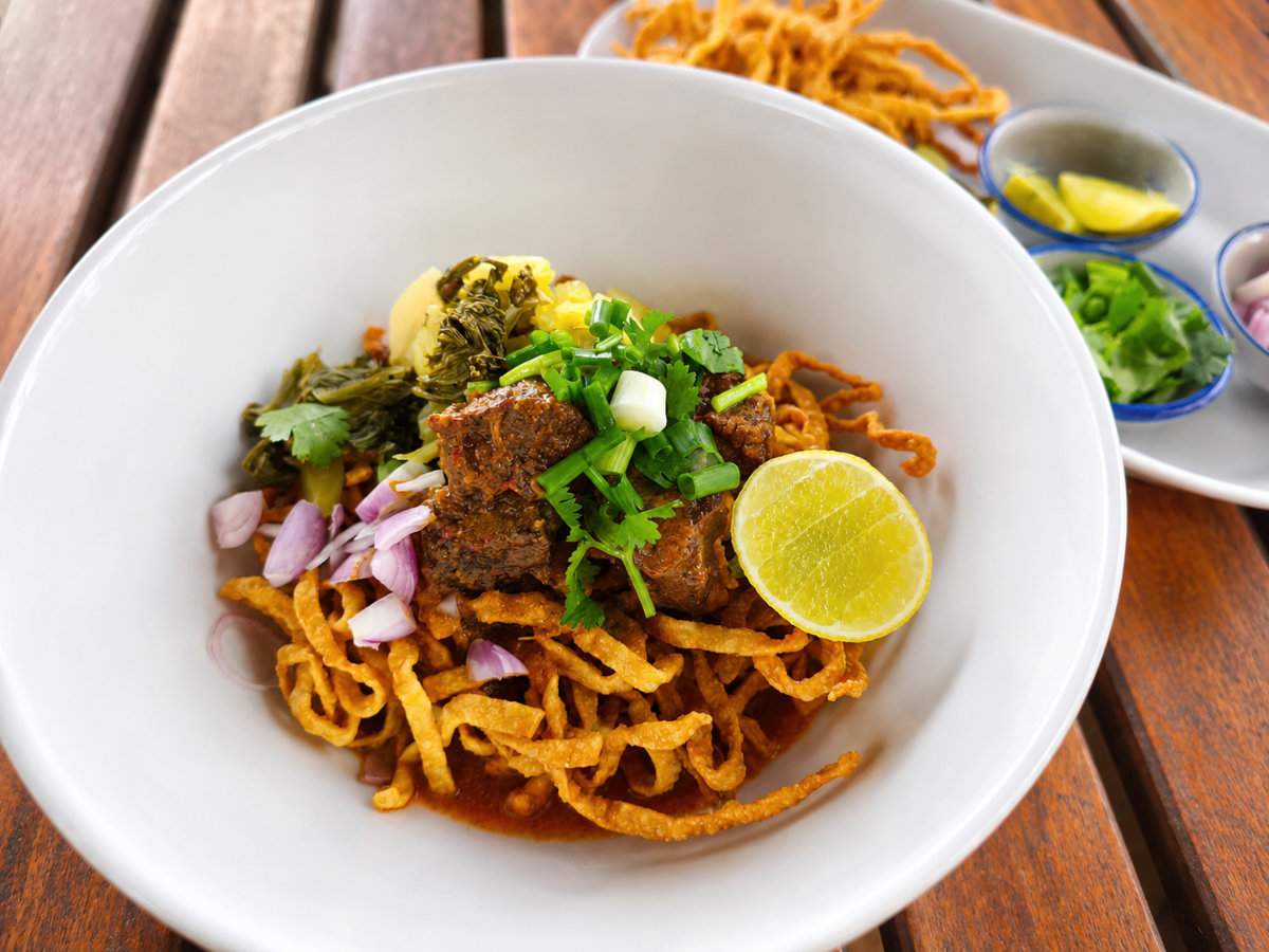 Khao Soi de bœuf : le curry emblématique de Chiang Mai