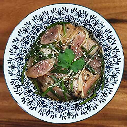 Poulet à la vapeur, saucisse chinoise et gingembre