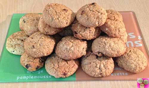 BISCUITS AUX FLOCONS D'AVOINE ET FRAISES/FRAMBOISES DESHYDRATEES