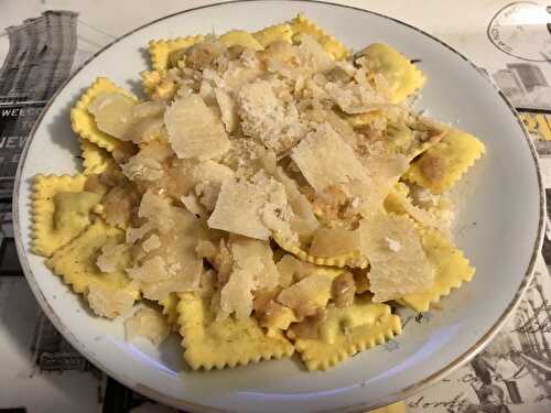 RAVIOLIS FRAIS ET SA SAUCE AU FOIE GRAS POELE