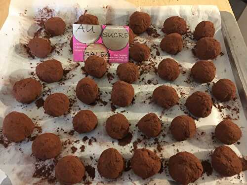 TRUFFES AU CHOCOLAT NOIR-PRALINE CROUSTILLANTES