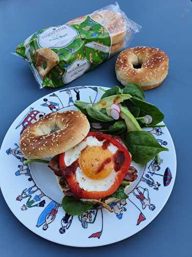 Bagels aux oeufs, poivron & bacon