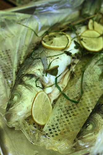 Bar en papillote aux herbes