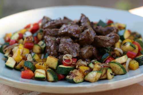 Boeuf sauté aux légumes à la plancha