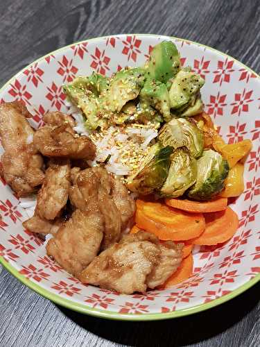 Bol de riz au poulet et légumes à la coréenne