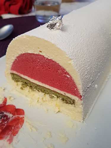 Bûche chocolat blanc et framboise, biscuit Matcha