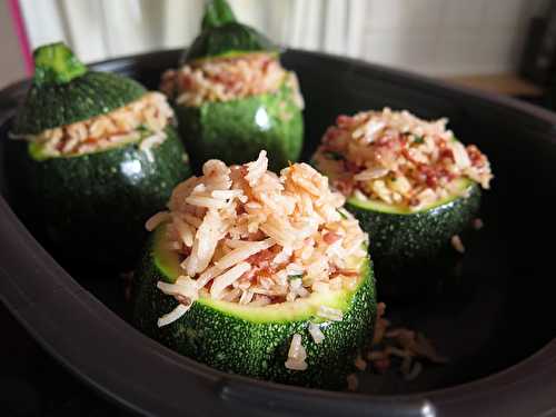 Courgettes farcies, riz & bacon