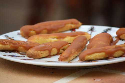 Eclairs au café