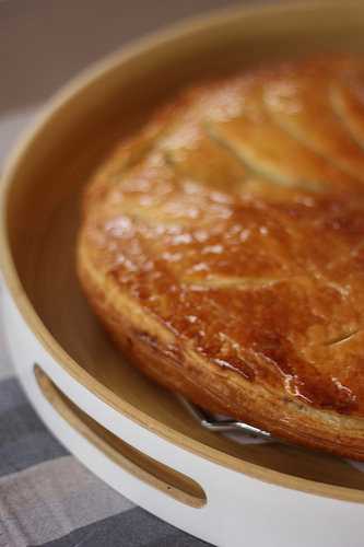 Galette des rois au chocolat et aux noisettes