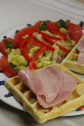 Gaufres salées, au jambon et au fromage