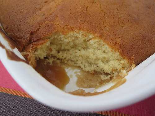 Le Pudding chômeur, un délicieux gâteau caramélisé au sirop d'érable