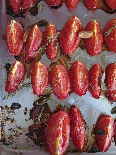 Les légumes de l'Amap, j'en fais quoi ? Les tomates confites au four rapides et faciles à préparer