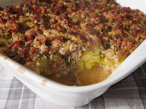 Les légumes de l'amap j'en fais quoi ? Un gratin de courge & chair à saucisse