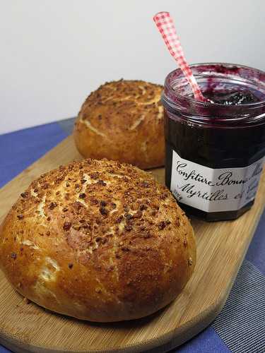 Les petits pains fourrés à la confiture