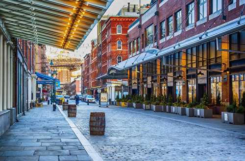 New York, South Street & Seaport District
