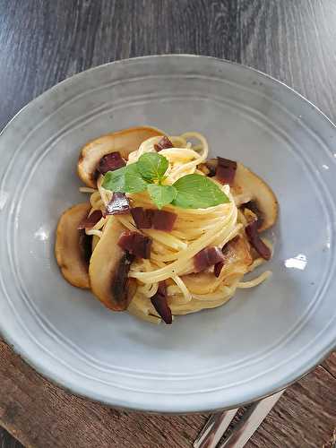 Pâtes à la carbonara au canard