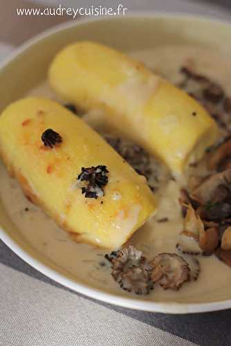 Quenelles, sauce au vin jaune et aux morilles