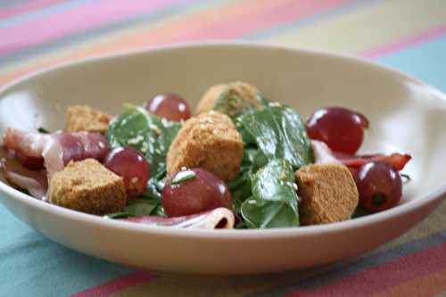 Salade de dés de foie gras au pain d'épices