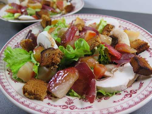 Salade de magret fumé, pain d'épices & betteraves