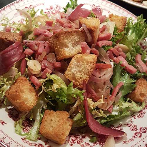 Salade frisée aux lardons, gourmande mais légère après Noël