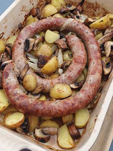 Saucisse de Toulouse, pommes de terre et champignons