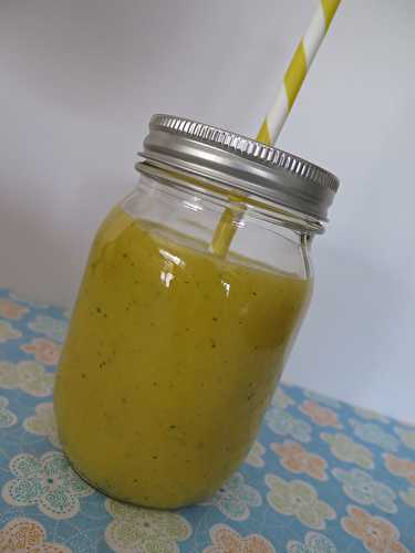 Smoothie 100 % fruits mangue & menthe à l'eau de coco