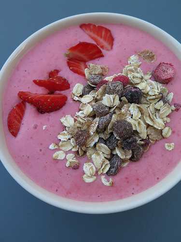 Smoothie bowl à la fraise