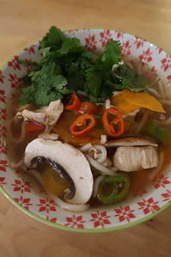 Soupe de nouilles ramen aux légumes