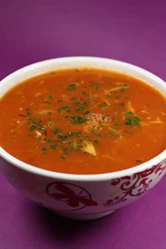 Soupe de vermicelles à la tomate