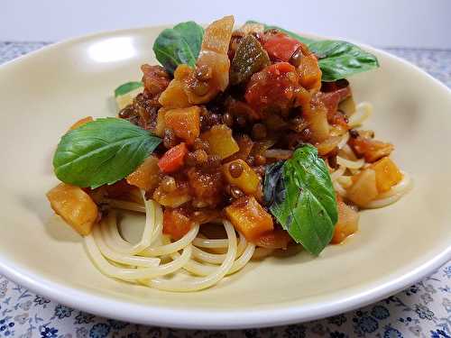 Spaghettis, sauce bolognaise de légumes