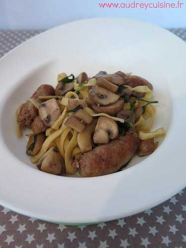 Tagliatelles aux champignons et saucisses