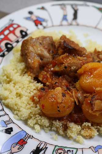 Tajine aux abricots et amandes