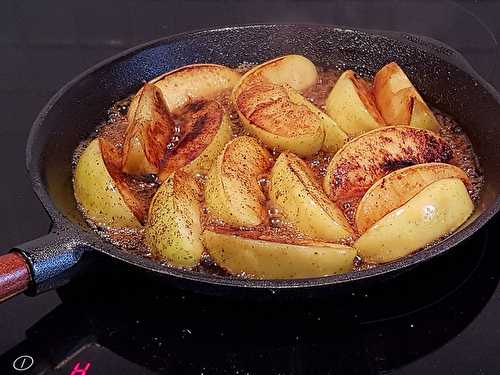 Test de la poêle en fonte, et pommes caramélisées