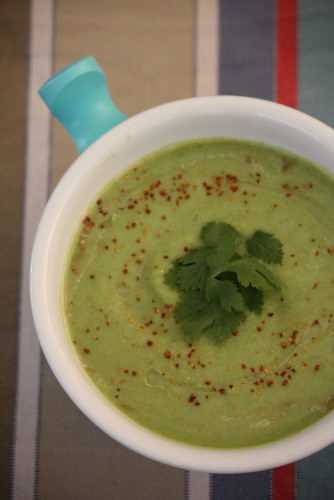 Velouté de brocolis à la crème d’amande