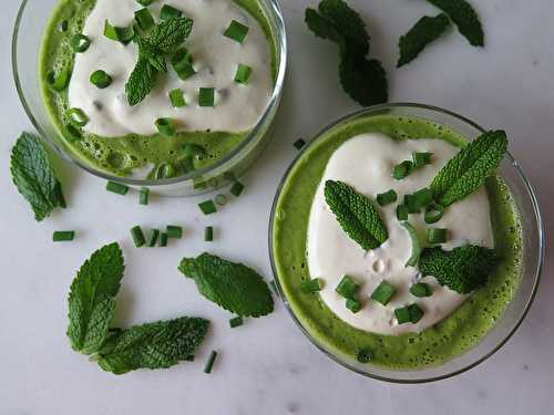 Velouté de petits pois aux courgettes et à la menthe