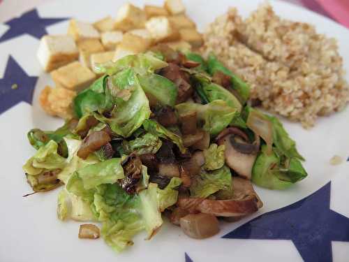 Wok de choux de Bruxelles aux champignons