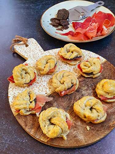 Petits pains briochés jambon cru et truffe noire du Périgord