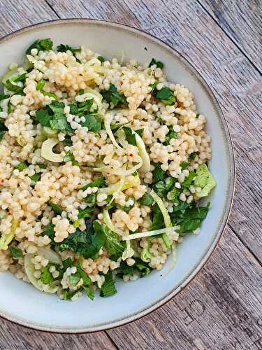 Salade de perles de couscous au fenouil et aux herbes