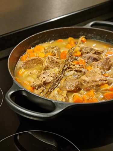 Cocotte de veau sucré salé aux carottes et raisins