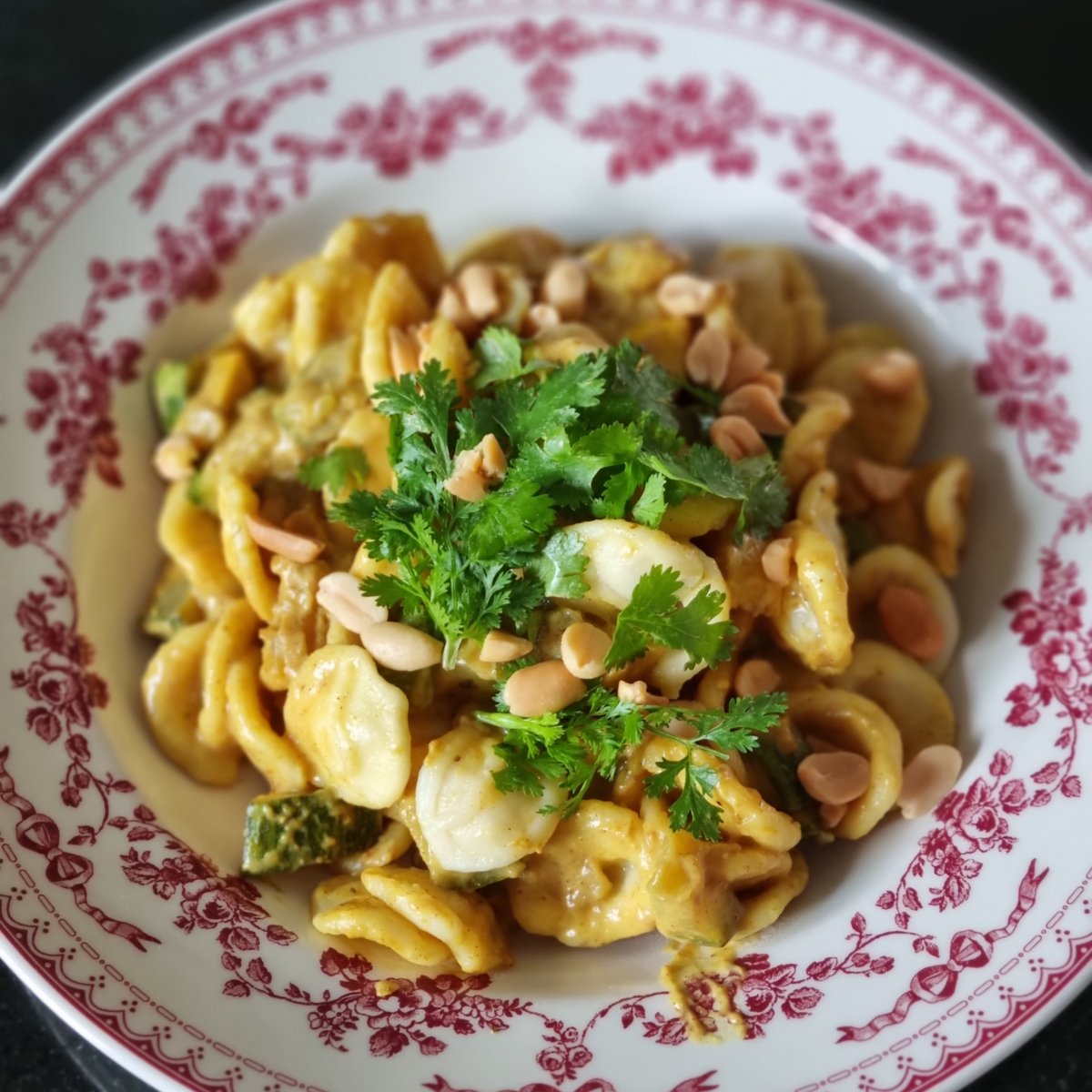 La sauce au curry maison pour accompagner des pâtes