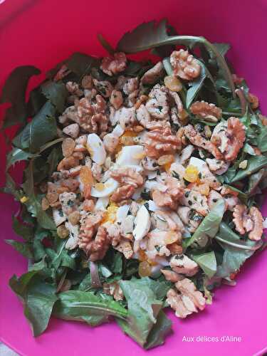 Salade de pissenlits, dinde grillée, œufs durs et fruits secs  - Aux délices d'Aline